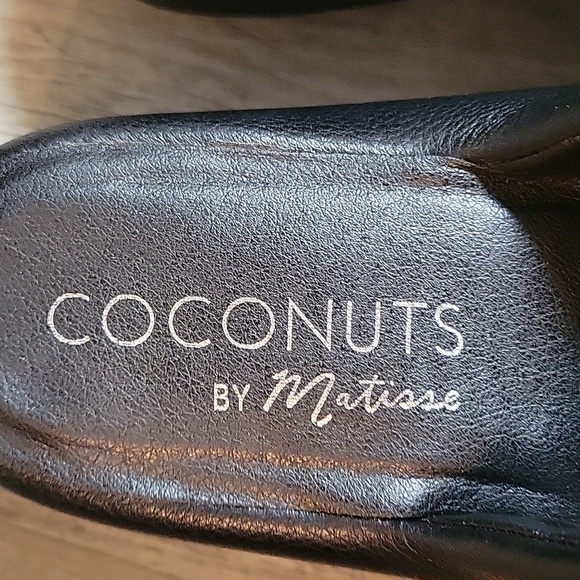 Coconuts by Matisse bella clogs, black, size 9,  like new. - Picture 3 of 10